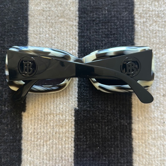 BURBERRY BE4343 ASTRID SUNGLASSES - Picture 2 of 3
